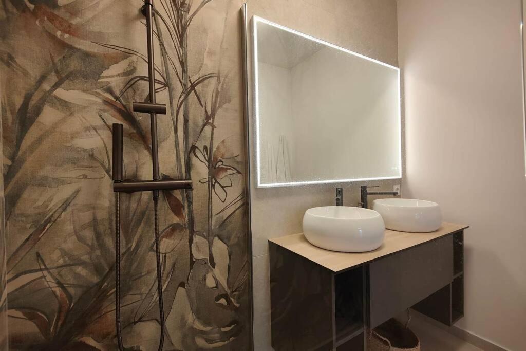 Suites Jm - Le Temps D'Une Escale Hyeres Luaran gambar